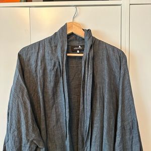 this is preowned but worn only 2 times.